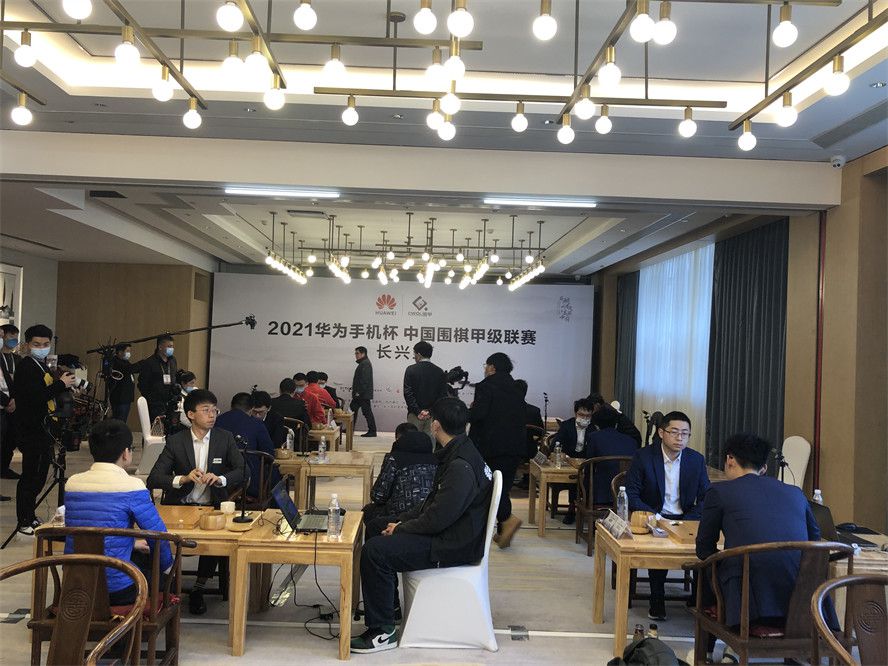 关于阿诺德我对阿诺德的评价非常高，没有人会去怀疑这一点，自从我拿起利物浦的教鞭以来，阿诺德就一直是球队中的一员。